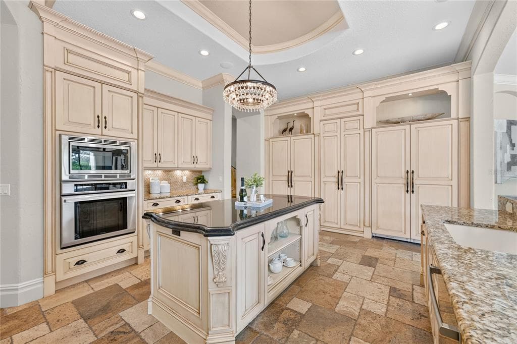 6113 GROSVENOR SHORE DRIVE photo 20