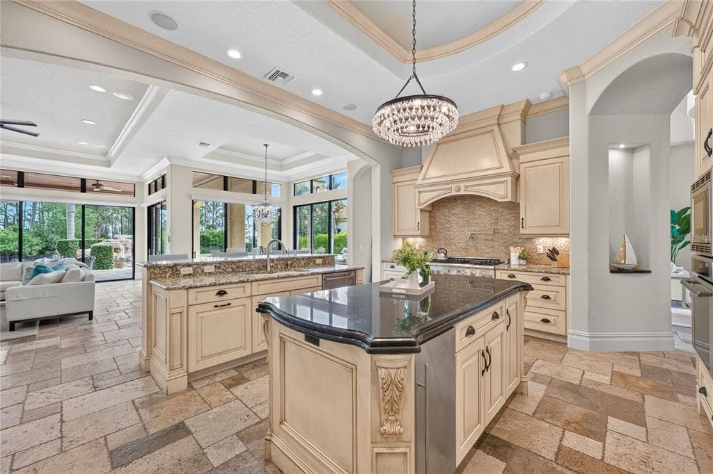 6113 GROSVENOR SHORE DRIVE photo 18