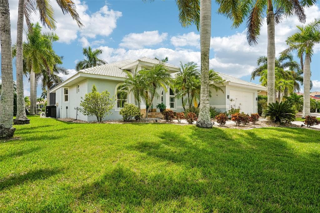 1217 SEA BREEZE COURT photo 5