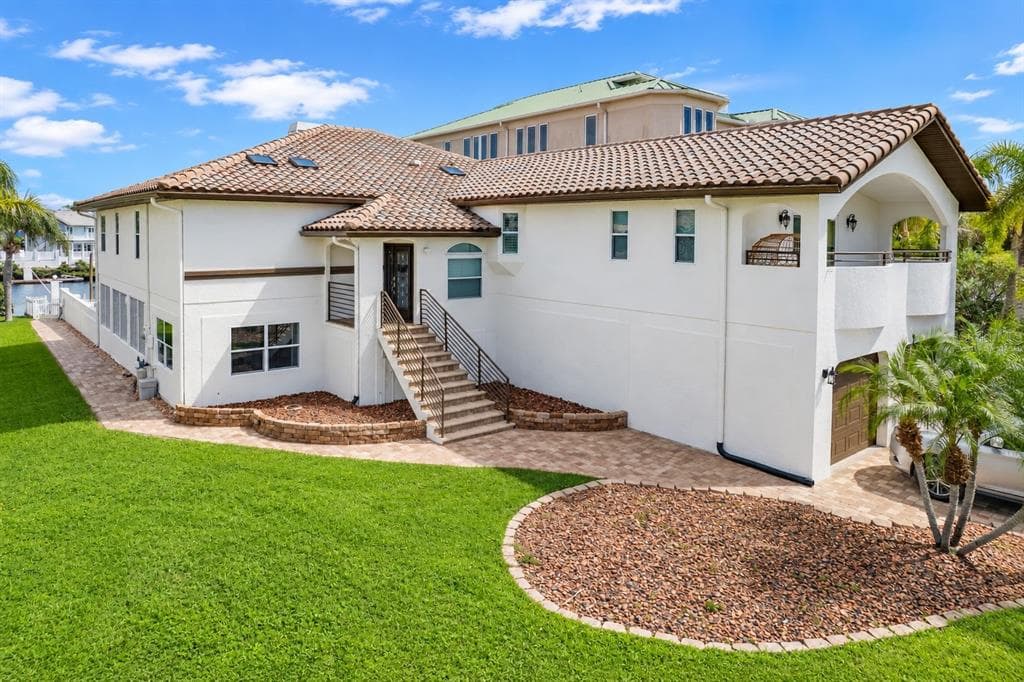 5226 WESTSHORE DRIVE 1