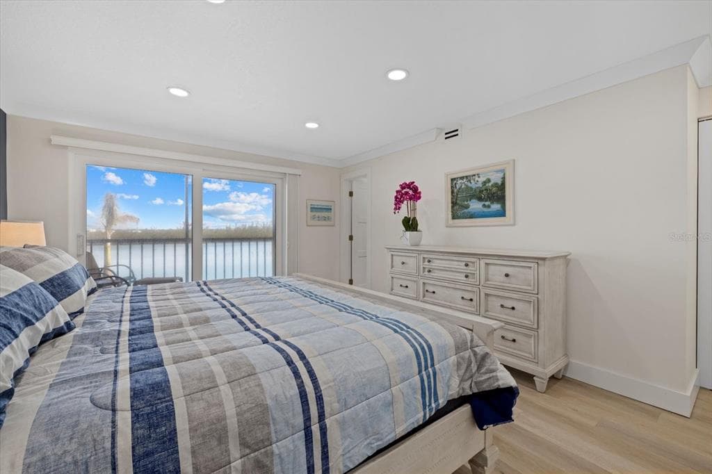 9393 MIDNIGHT PASS ROAD 302 photo 18
