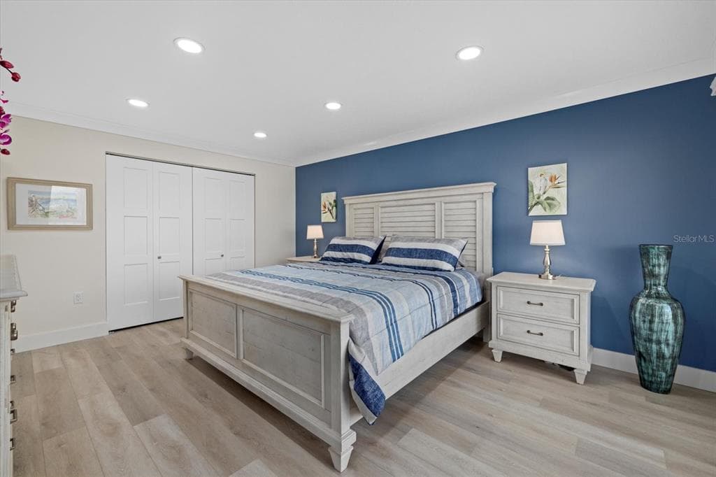 9393 MIDNIGHT PASS ROAD 302 photo 19