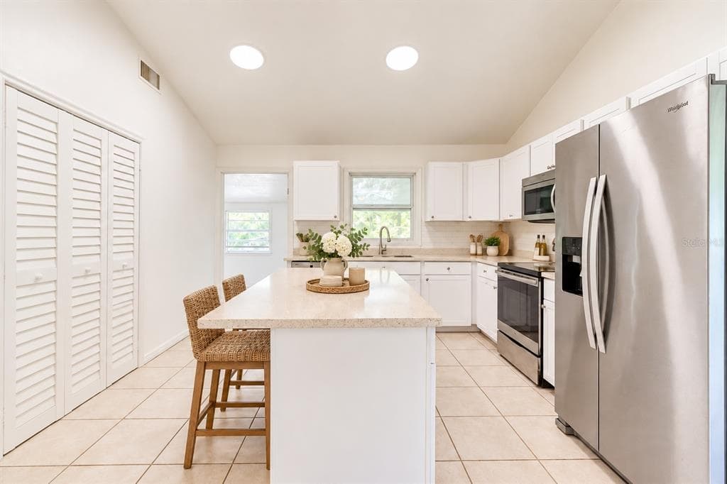 1800 JAMES STREET photo 9