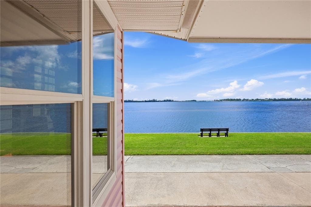 34 BAYVIEW DRIVE photo 3