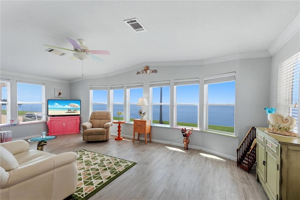 34 BAYVIEW DRIVE photo 1