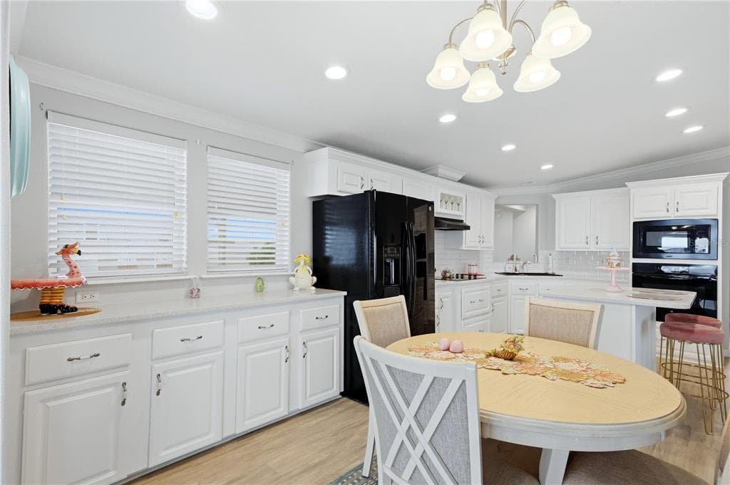 34 BAYVIEW DRIVE photo 18