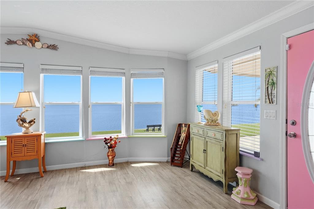 34 BAYVIEW DRIVE photo 4