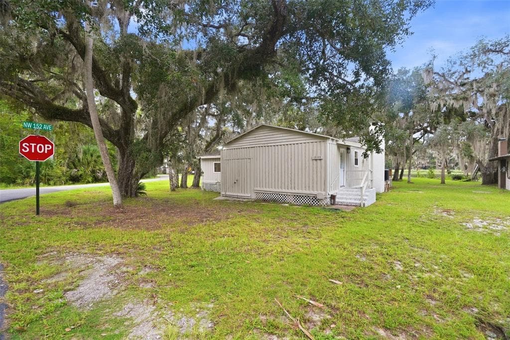 15265 NW 46TH LANE photo 2
