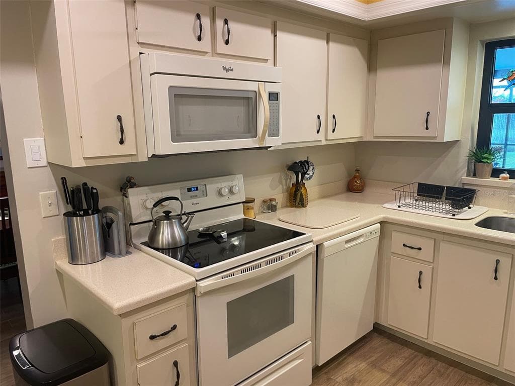 130 ANNAPOLIS LANE photo 13