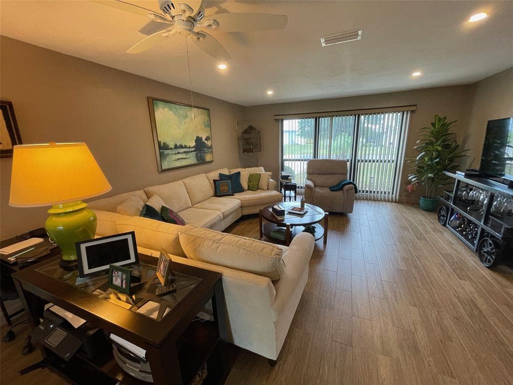 130 ANNAPOLIS LANE photo 7
