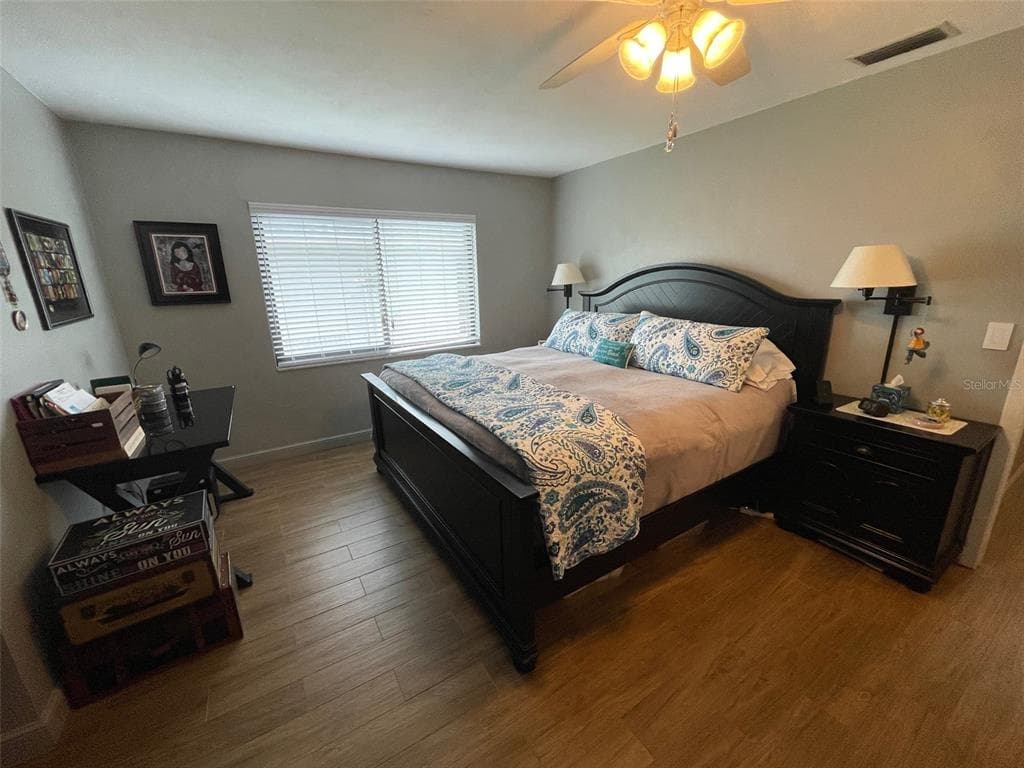 130 ANNAPOLIS LANE photo 24