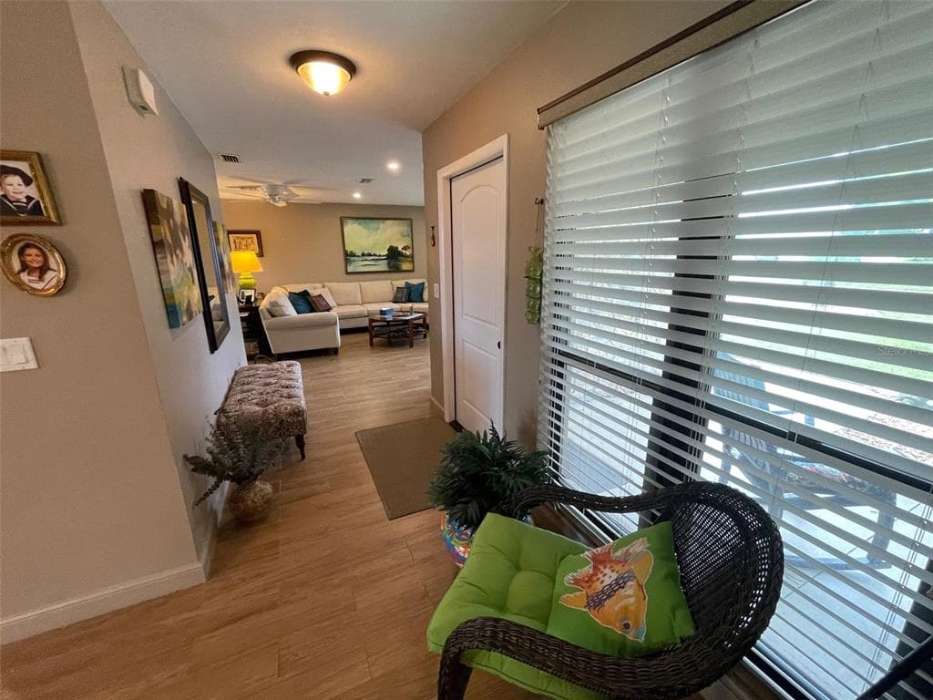 130 ANNAPOLIS LANE photo 4