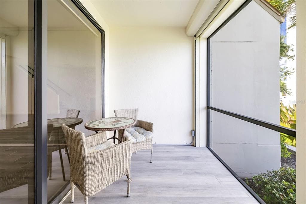 1920 HARBOURSIDE DRIVE 1003 photo 23