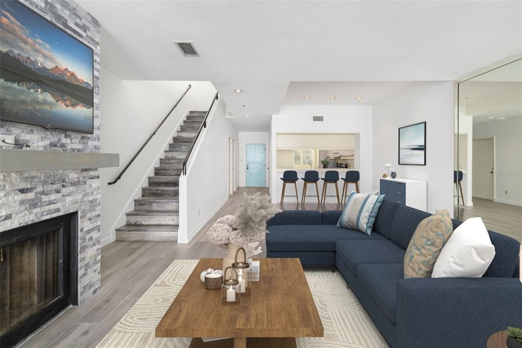 1920 HARBOURSIDE DRIVE 1003 photo 16