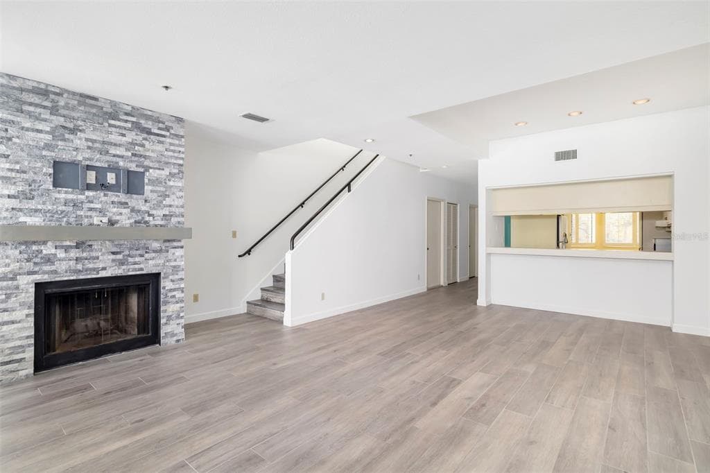 1920 HARBOURSIDE DRIVE 1003 photo 20