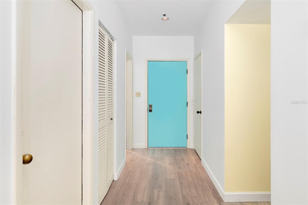 1920 HARBOURSIDE DRIVE 1003 photo 4