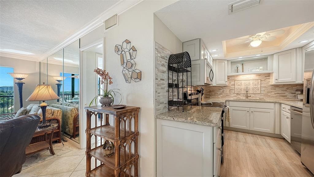 5855 MIDNIGHT PASS ROAD 605 photo 24