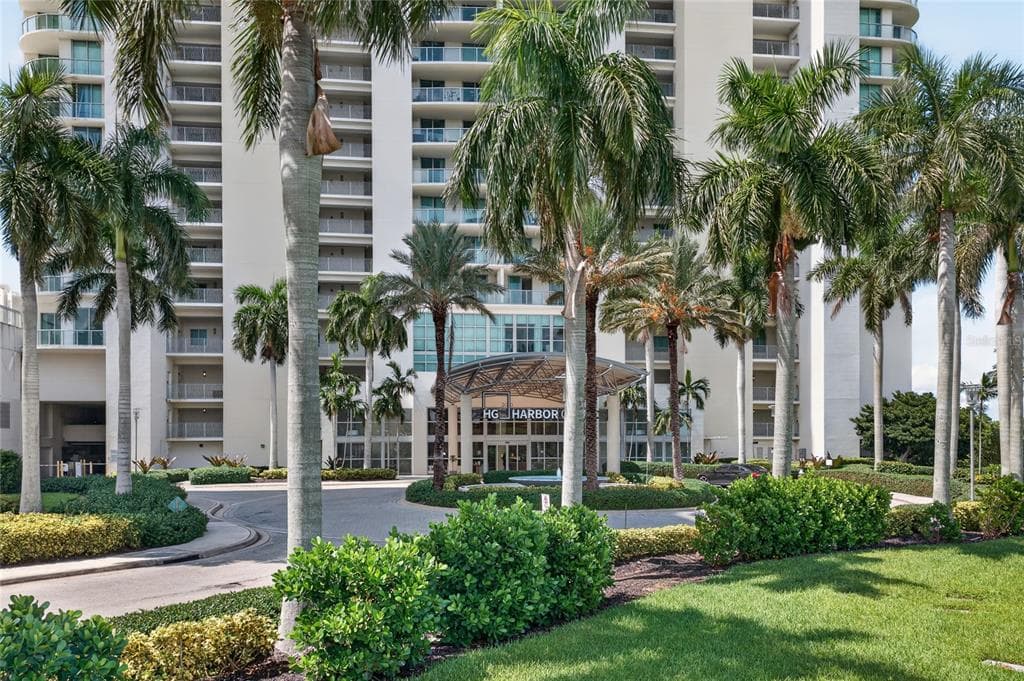 3000 OASIS GRAND BOULEVARD 1007 photo 2