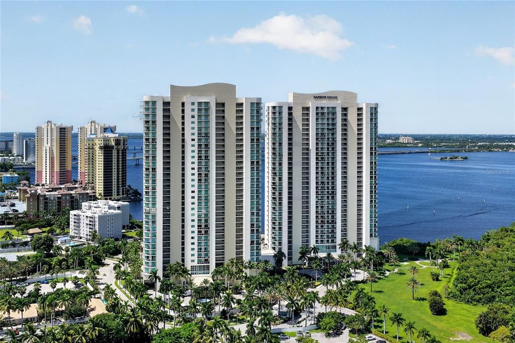 3000 OASIS GRAND BOULEVARD 1007 photo 1