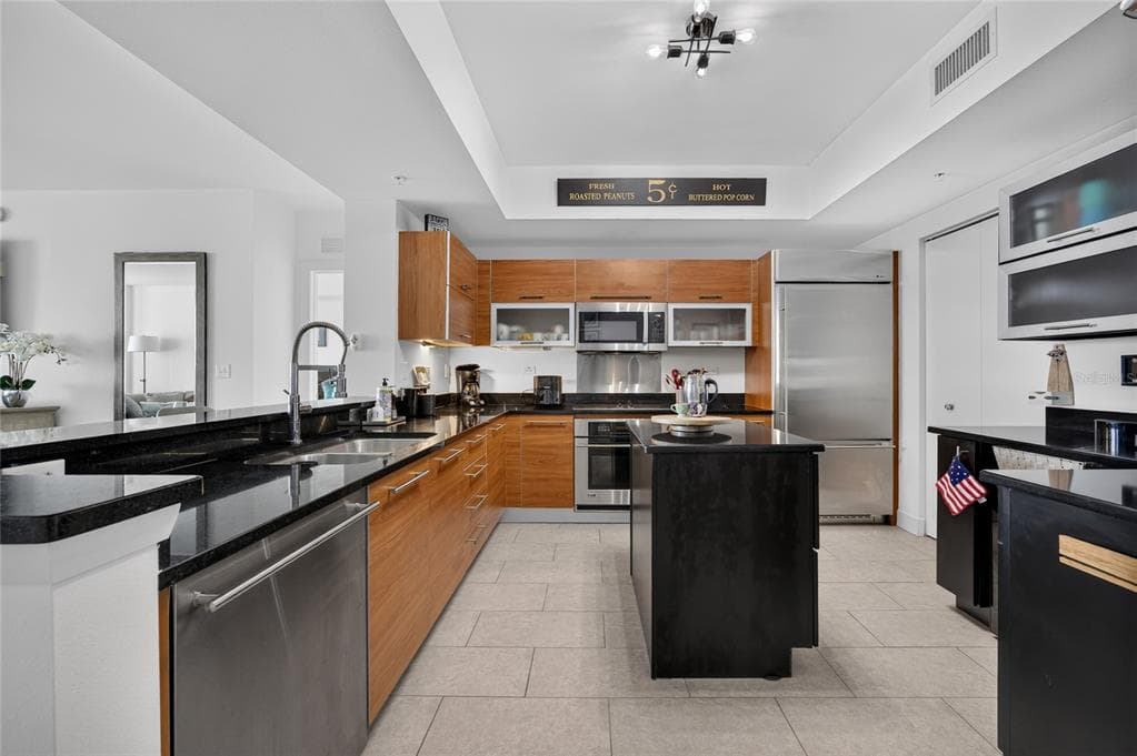 3000 OASIS GRAND BOULEVARD 1007 photo 14