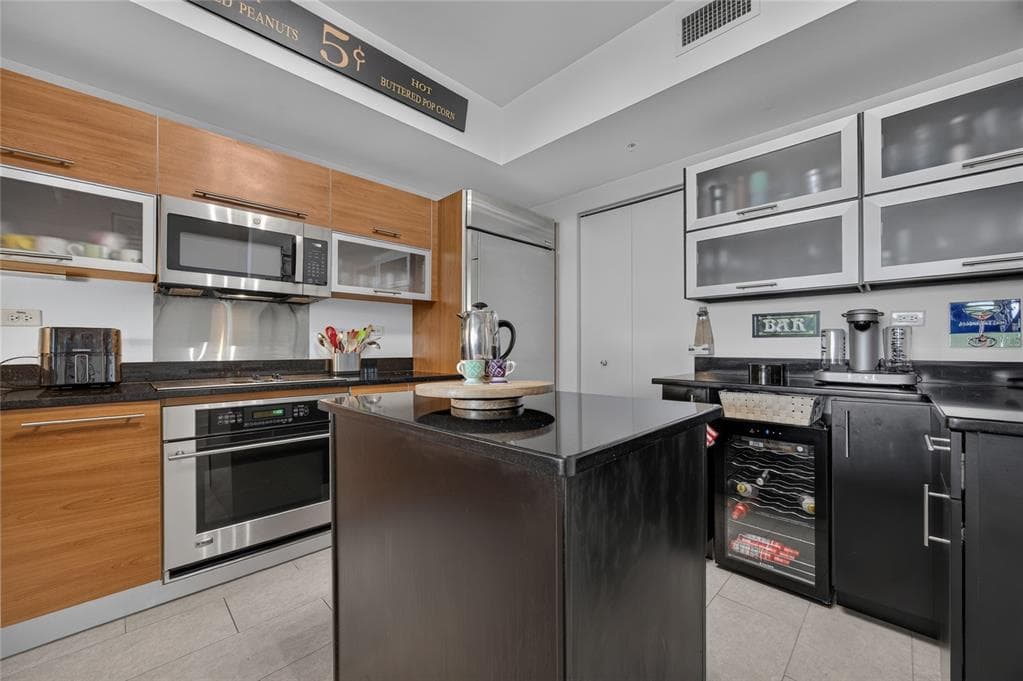 3000 OASIS GRAND BOULEVARD 1007 photo 15