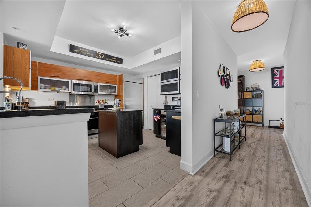 3000 OASIS GRAND BOULEVARD 1007 photo 4