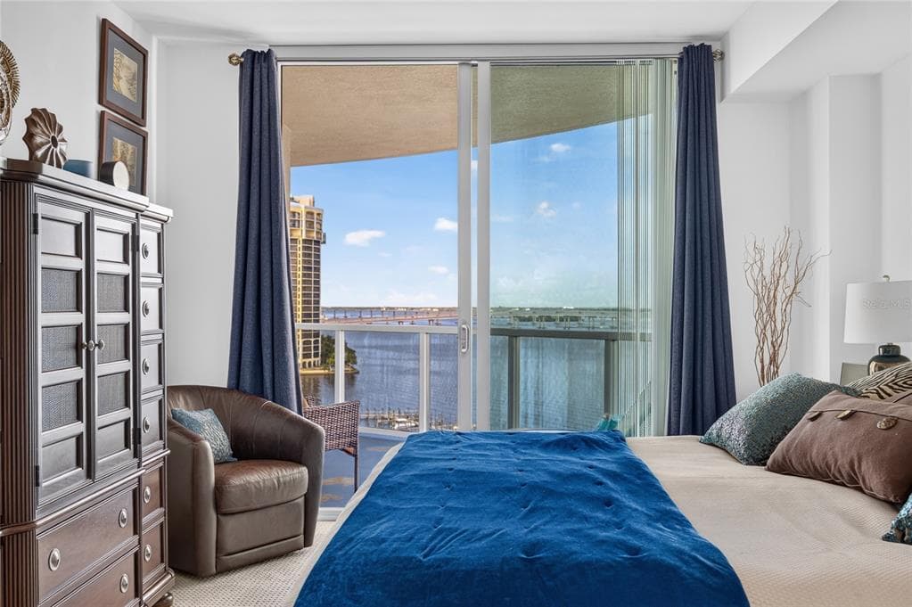 3000 OASIS GRAND BOULEVARD 1007 photo 21