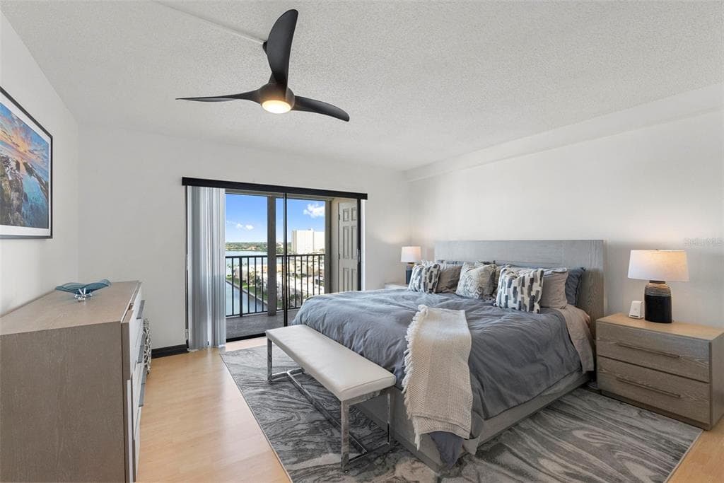 7300 SUN ISLAND DRIVE S 1104 photo 15