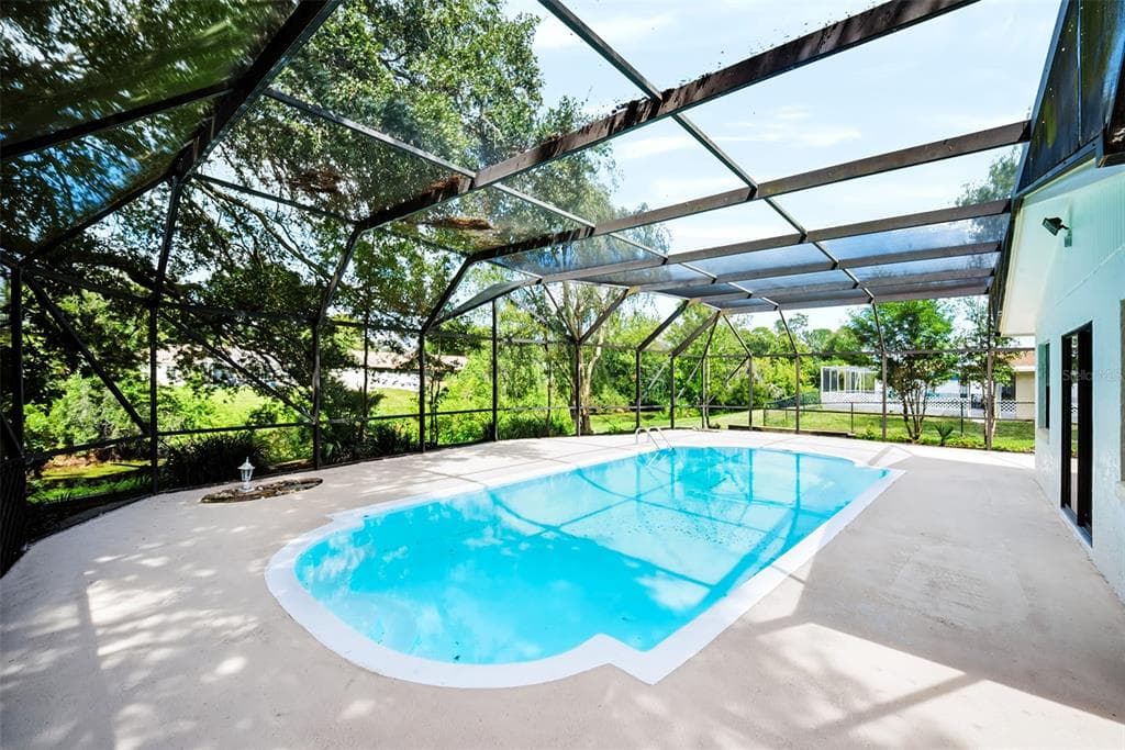 83 FARRAGUT DRIVE photo 3