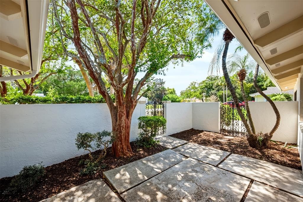 83 FARRAGUT DRIVE photo 18