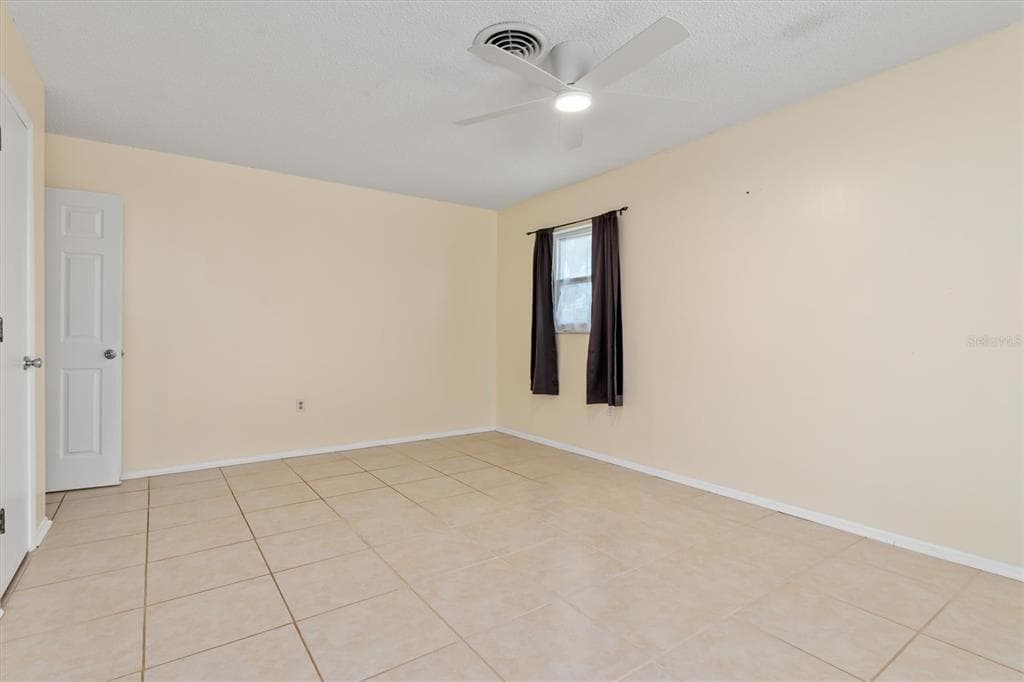 162 ANNAPOLIS LANE photo 18