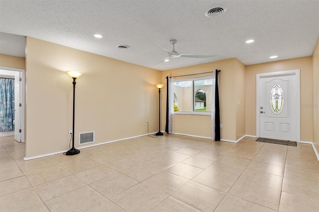 162 ANNAPOLIS LANE photo 8