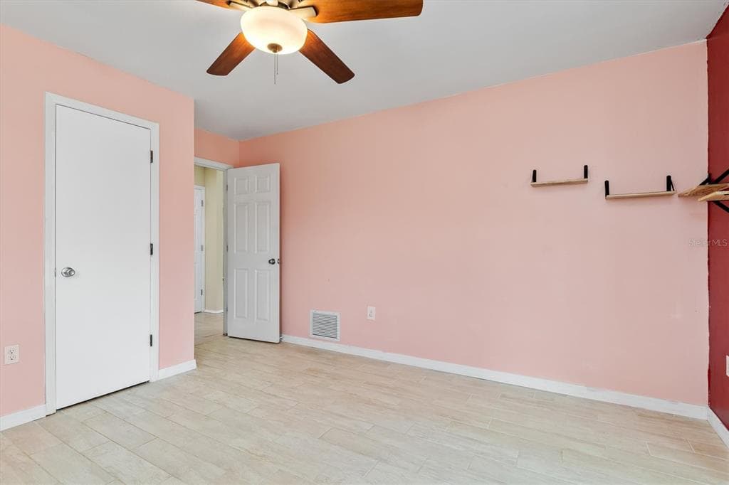 162 ANNAPOLIS LANE photo 25