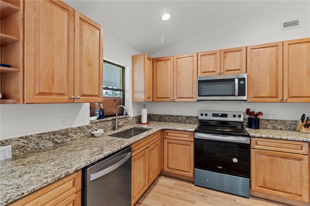 11770 W SUNNYBROOK COURT photo 13