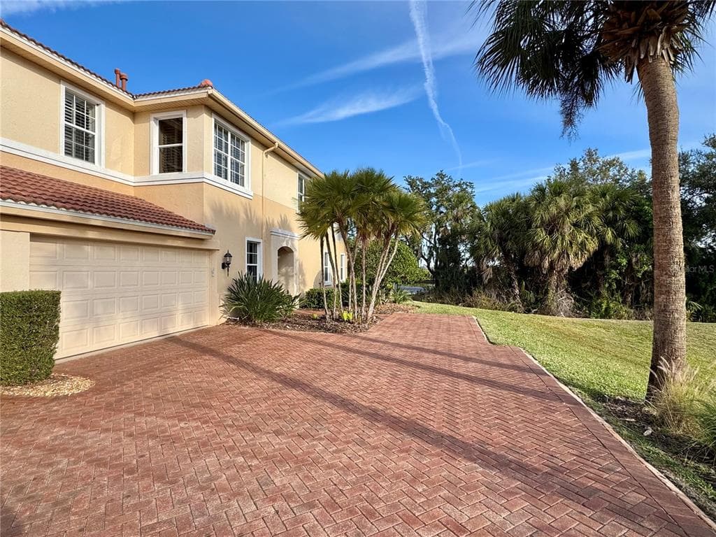 9411 DISCOVERY TERRACE 102B photo 24