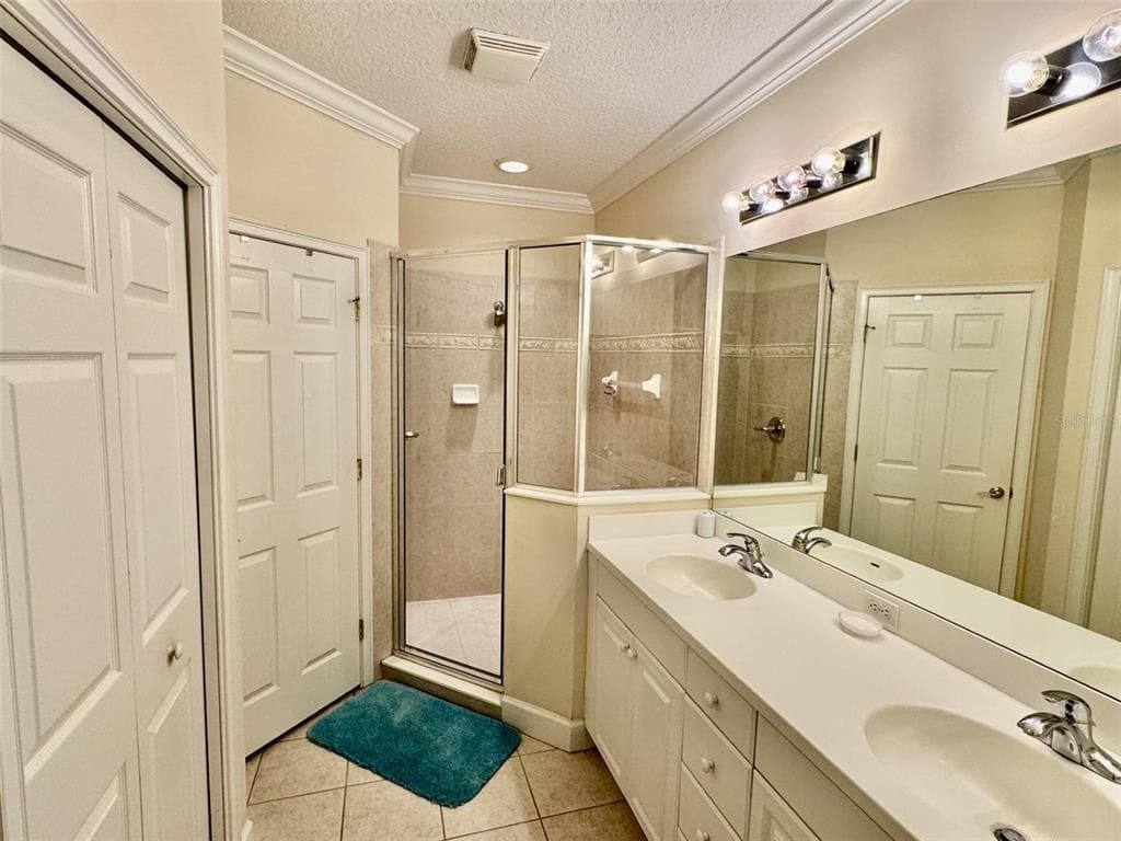 9411 DISCOVERY TERRACE 102B photo 19