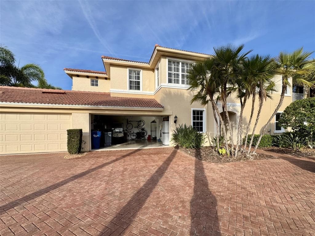 9411 DISCOVERY TERRACE 102B photo 25