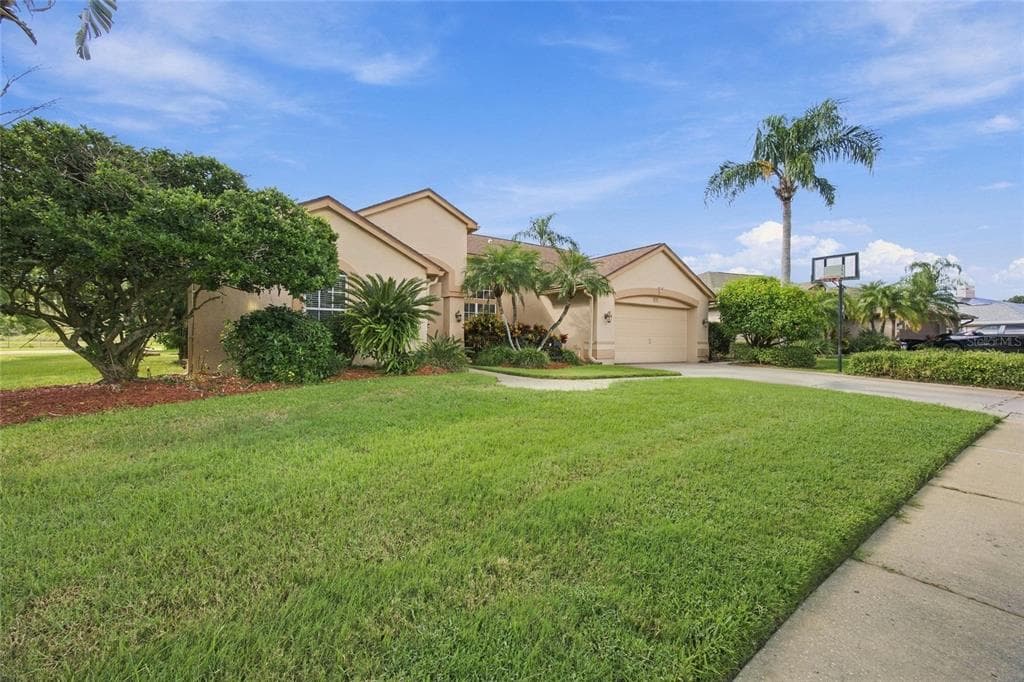 878 CENTERWOOD DRIVE photo 1