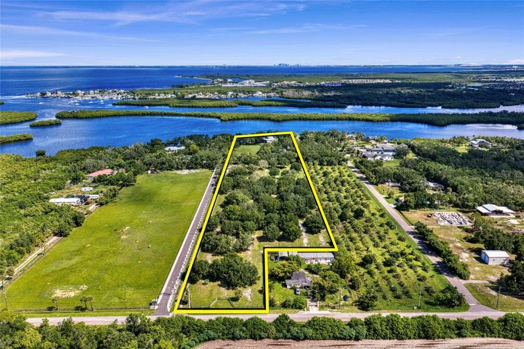 2805 GULF CITY ROAD photo 3