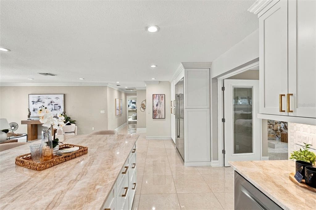 3905 FONTAINEBLEAU DRIVE photo 16