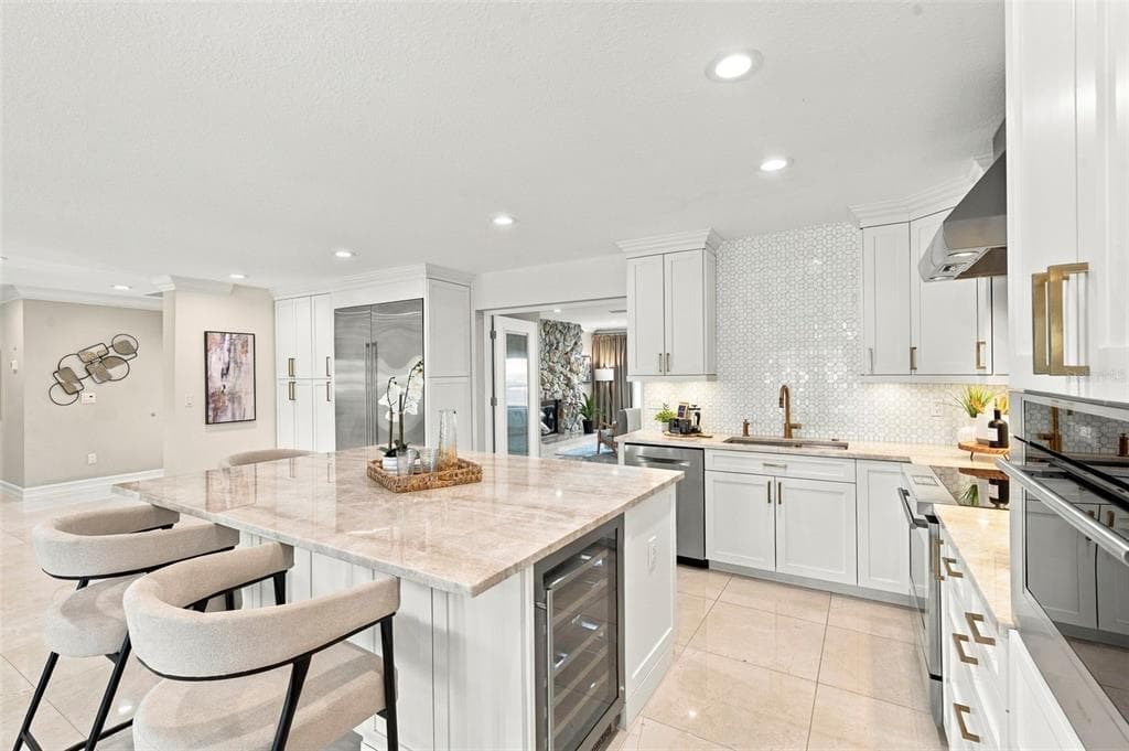 3905 FONTAINEBLEAU DRIVE photo 9