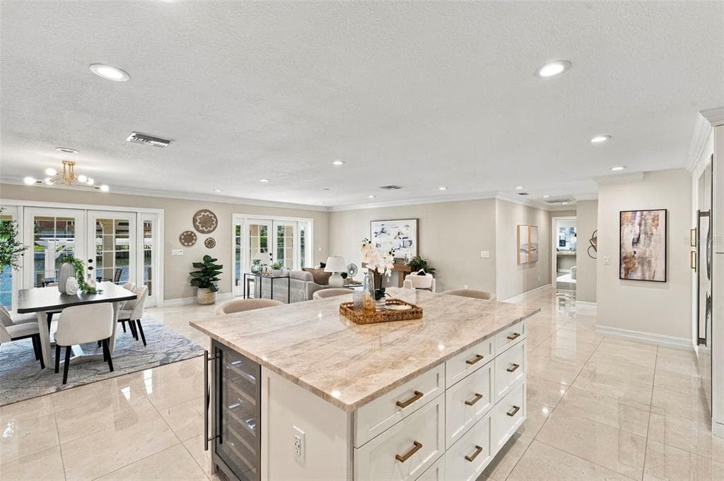 3905 FONTAINEBLEAU DRIVE photo 10