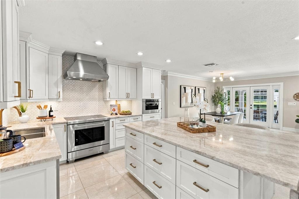 3905 FONTAINEBLEAU DRIVE photo 18