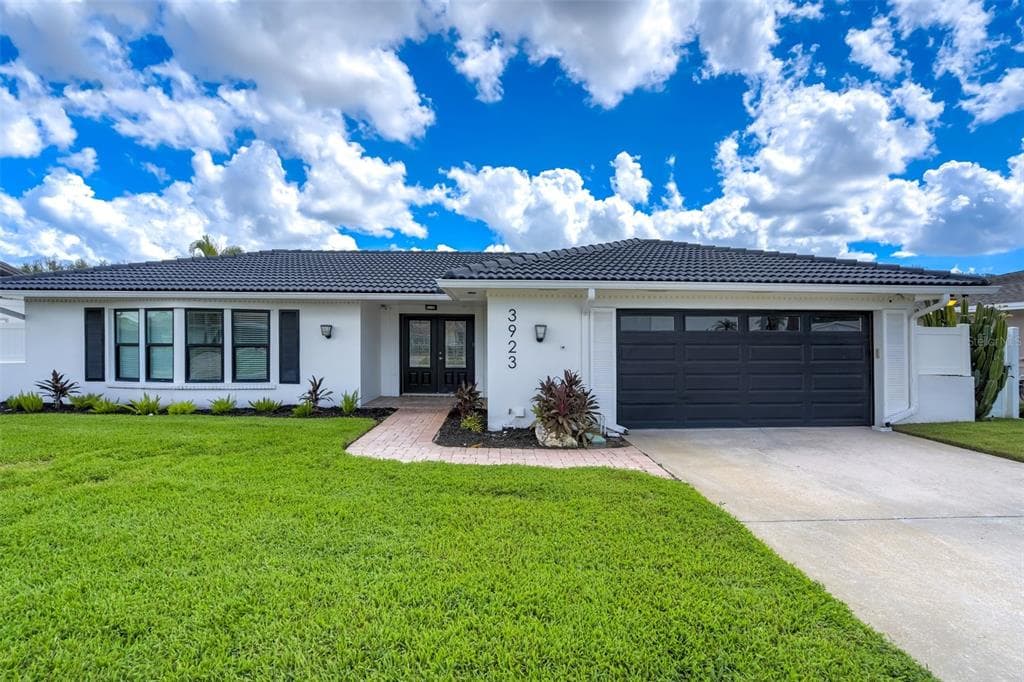 3923 DORAL DRIVE photo 2