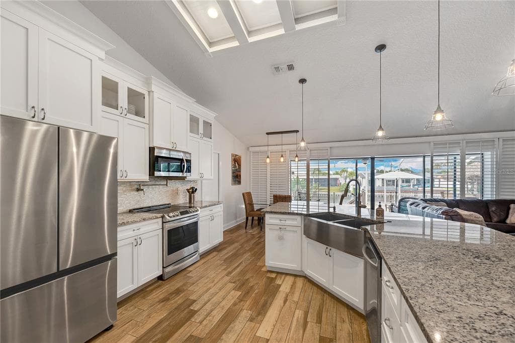 743 KINGSTON COURT 5
