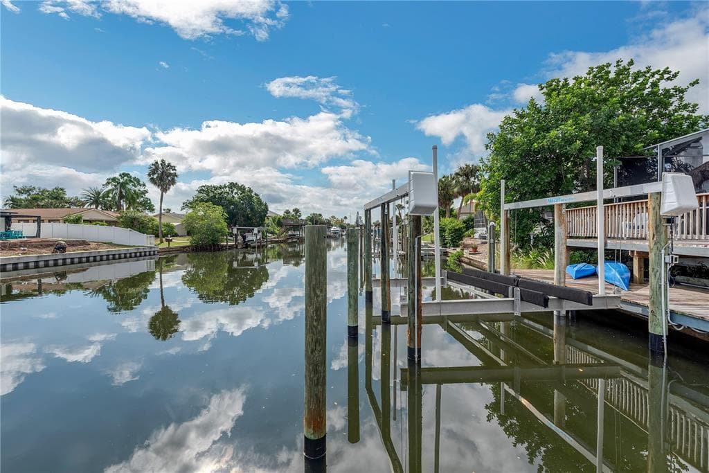 743 KINGSTON COURT 4