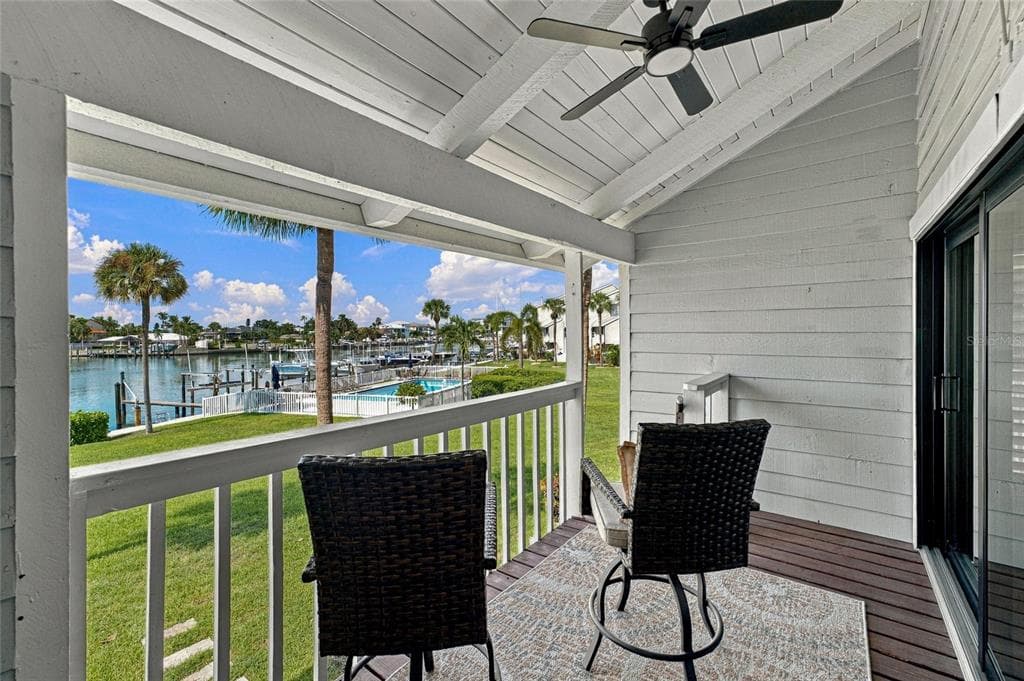 390 PINELLAS BAYWAY S F photo 13