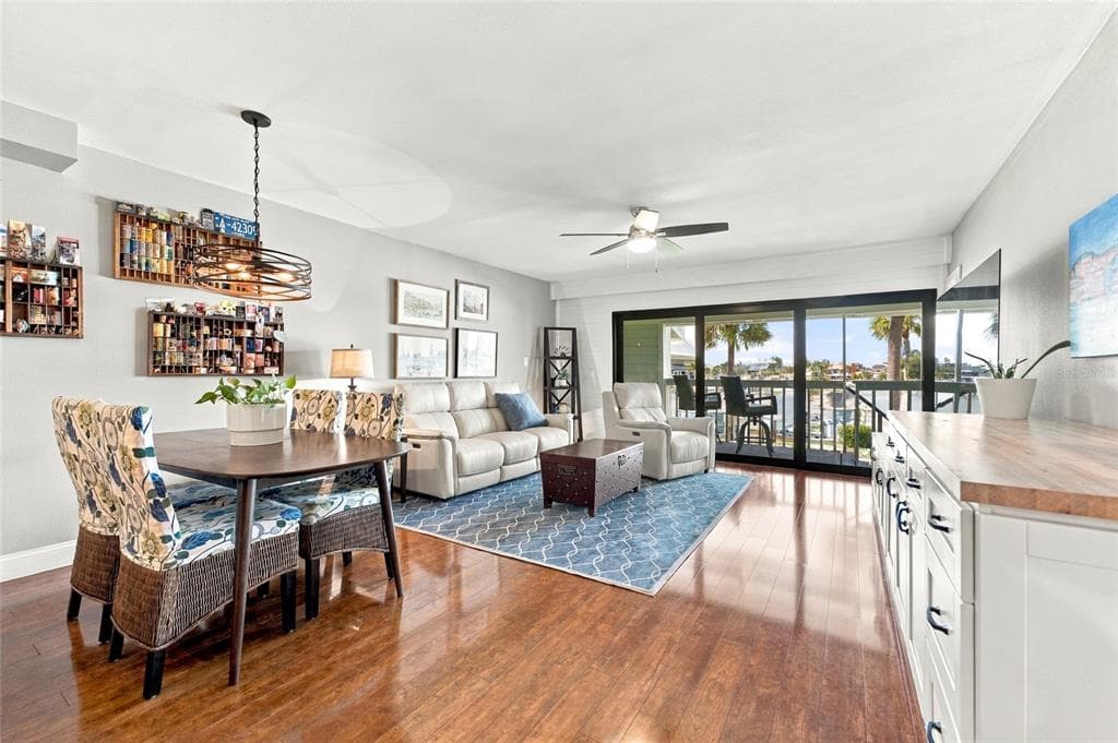 390 PINELLAS BAYWAY S F photo 9