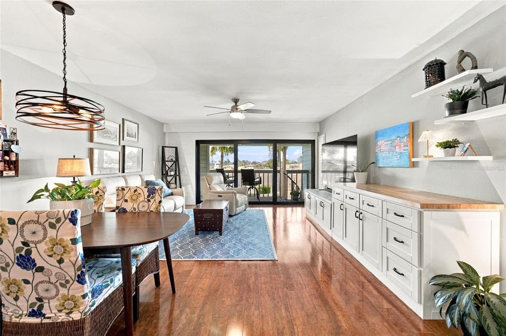 390 PINELLAS BAYWAY S F photo 18