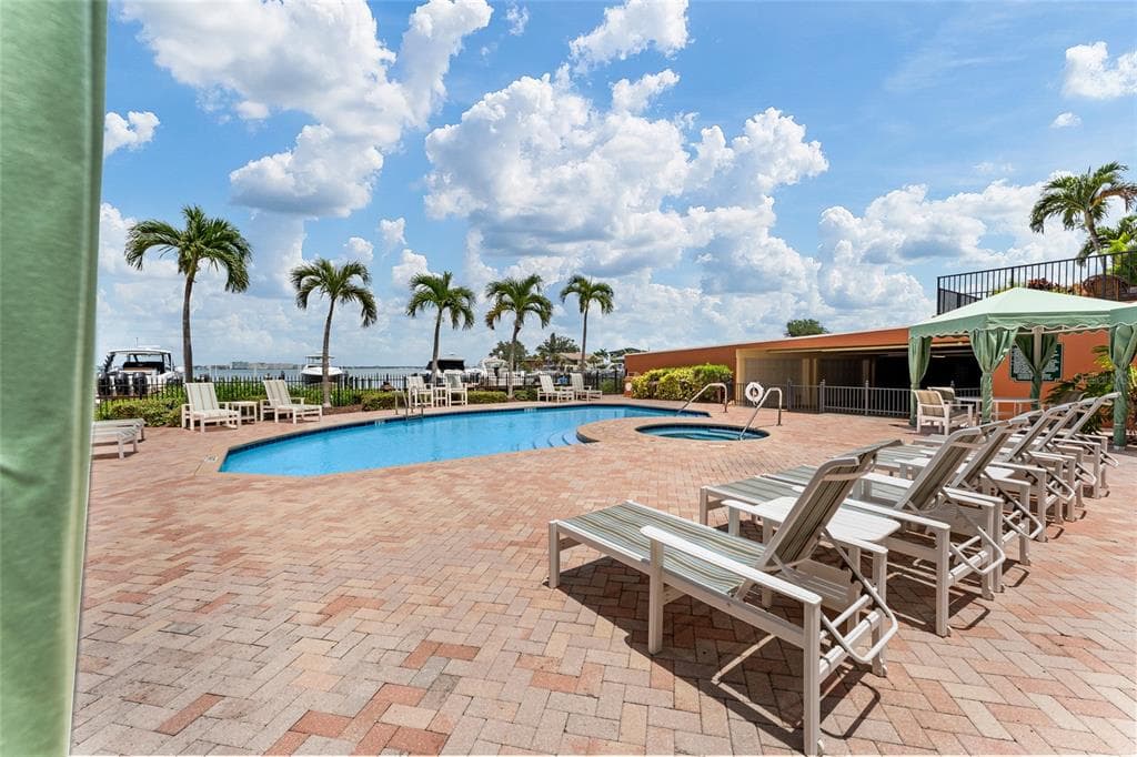 5301 GULF BLVD. BOULEVARD E406 photo 7